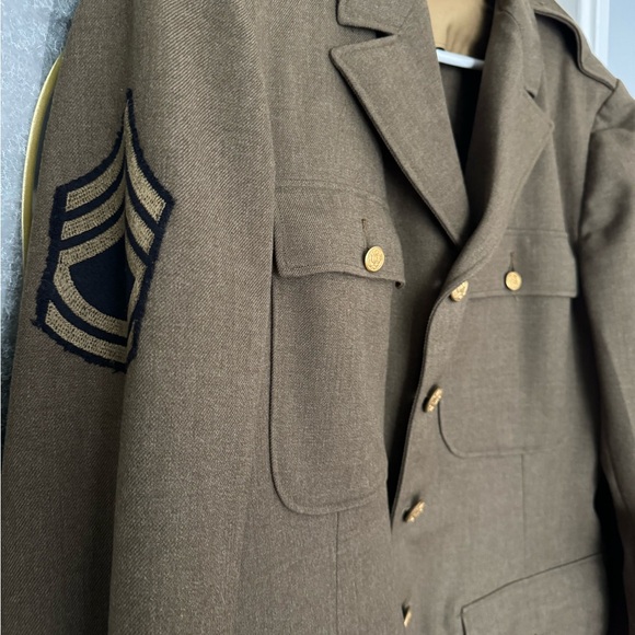 WWII US Army Uniform Dress Jacket with Patches - Picture 6 of 8